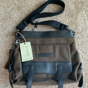 Sherpani Crossbody Willow